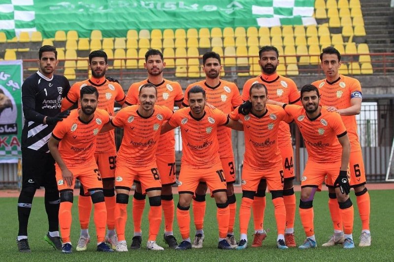 سرپرست بادران: داورگفت توپ به دست خورده اما ...