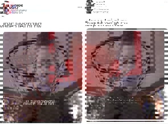 1573421