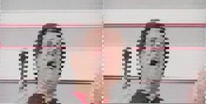 حرکت شگفت انگیز علیفر در برنامه زنده