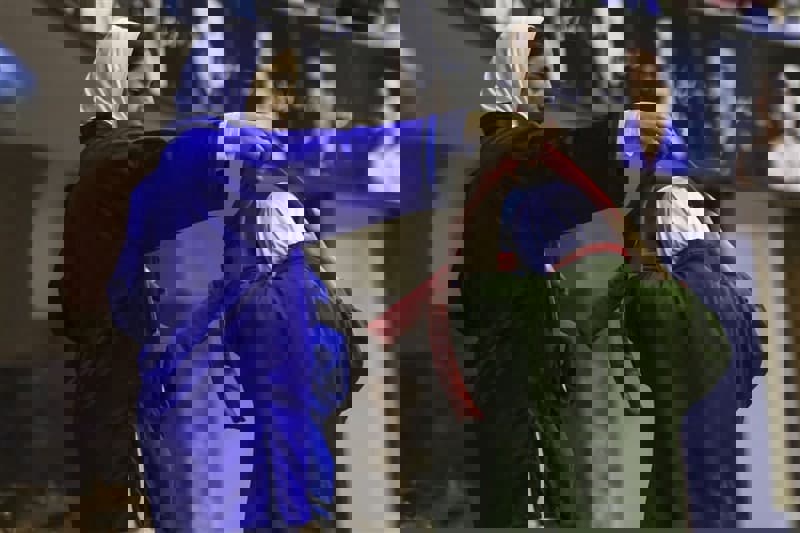 1575802
