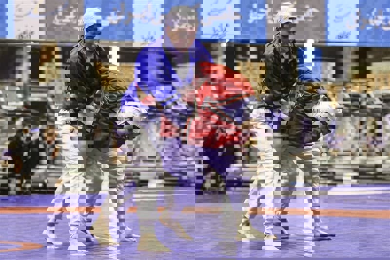 1575805