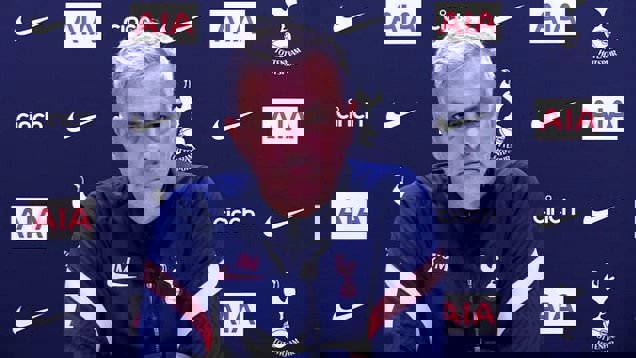 مورینیو: من برای تحمل این فشارها زندهام