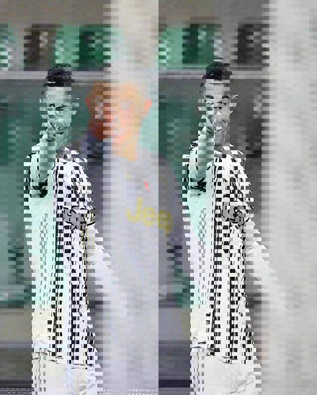 1576906
