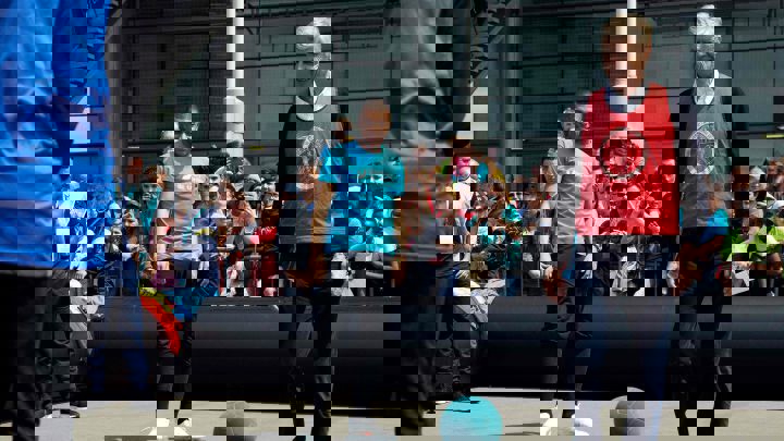 1578317