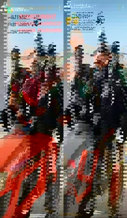 1578976