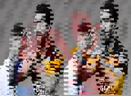 هدیه ویژه کریم انصاری‌فر به همسرش(عکس)