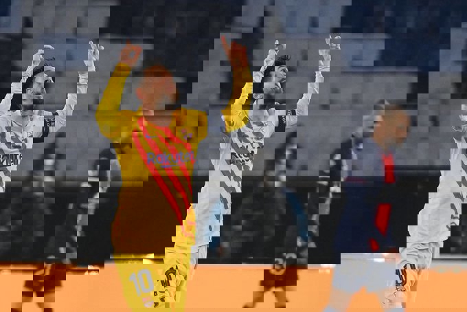 1580871