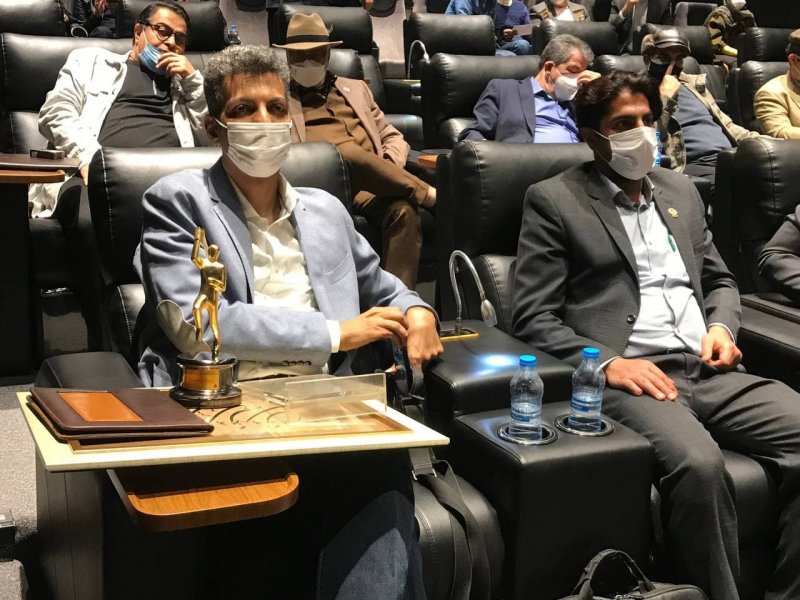 فردوسی‌پور و جایزه بهترین برنامه ورزشی (عکس)