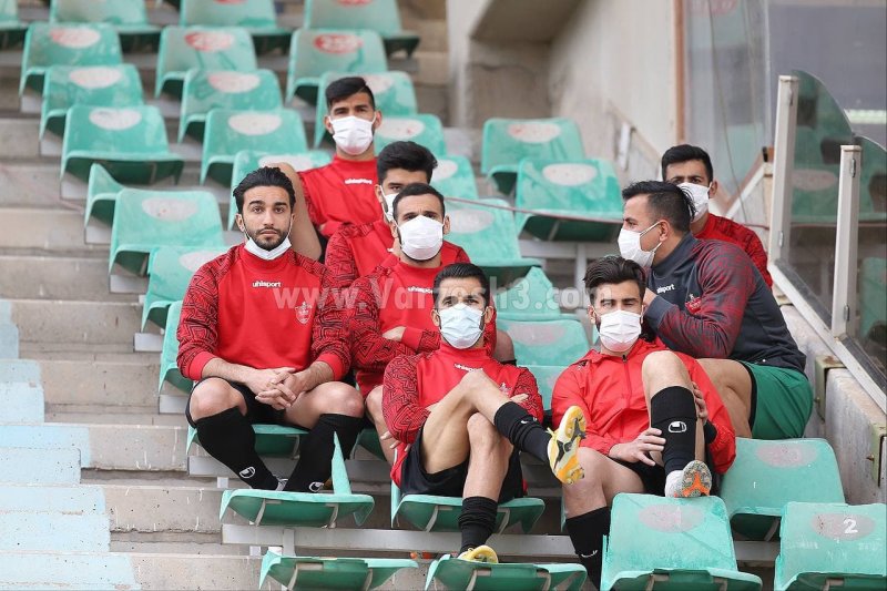 پرستاره ترین نیمکت تقدیم به یحیی گل محمدی (عکس)