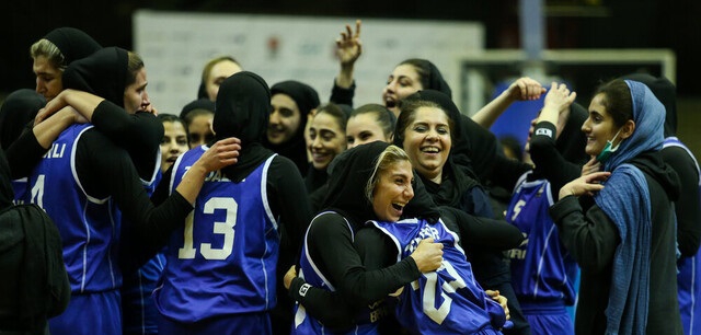 گروه بهمن قهرمان لیگ برتر بسکتبال زنان شد