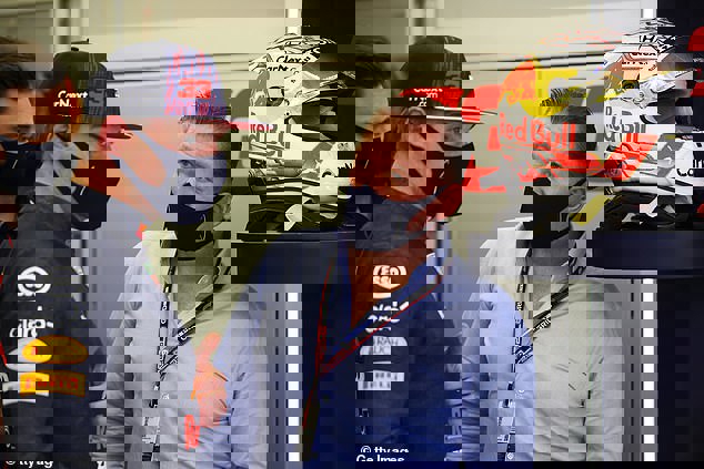 1581517