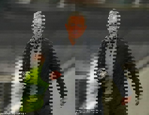 مورینیو: به بالای جدول نگاه میکنم و نه به پایین