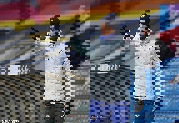 1581891