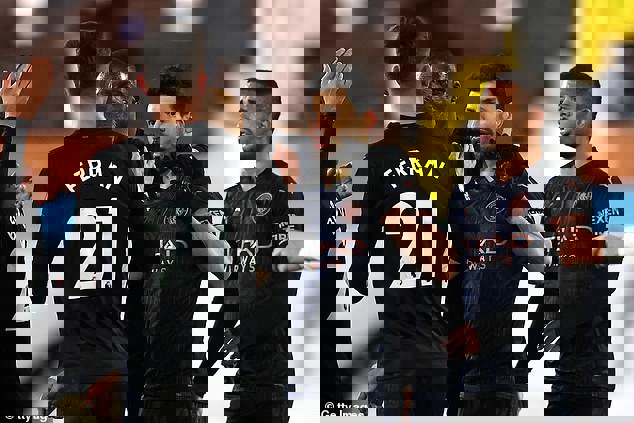 1581985