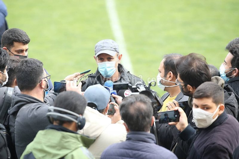 گل محمدی: دانشگر به خانه من آمده؟ او را نمیخواهم