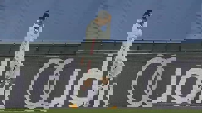 1582571