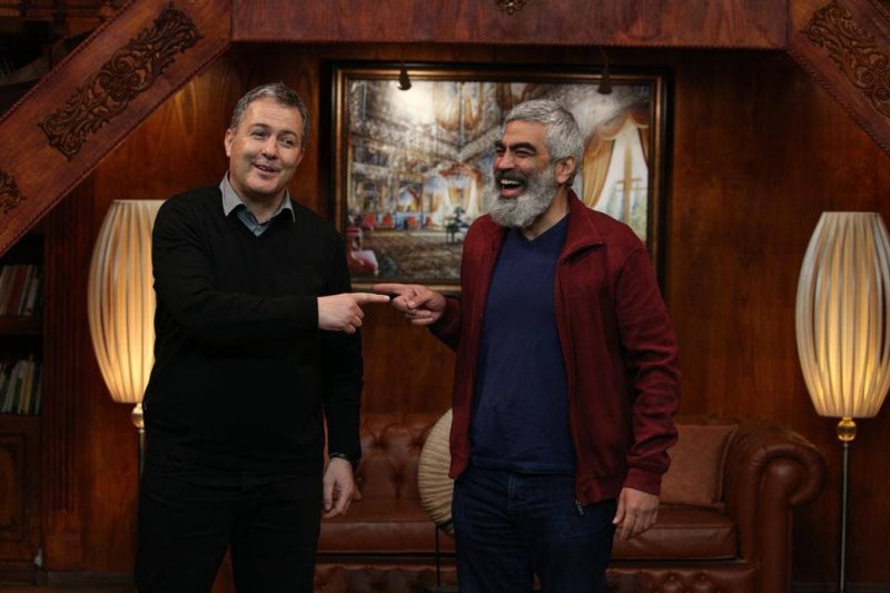 سرمربی تیم ملی فوتبال به کتابباز میآید