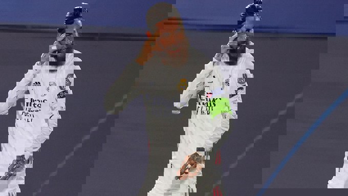 1582929