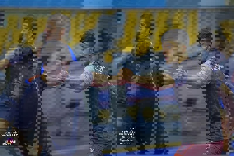 1583802