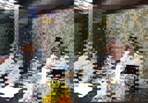 1584569