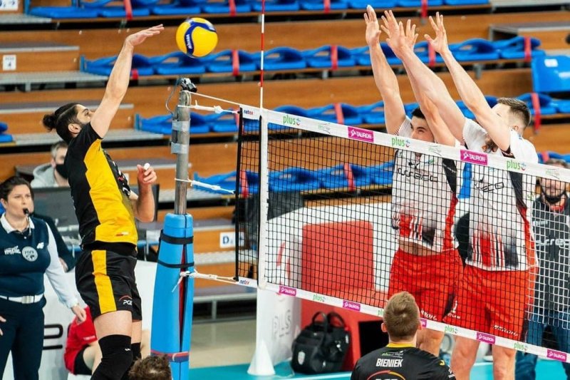 صعود یاران عبادیپور به نیمهنهایی پلاسلیگا