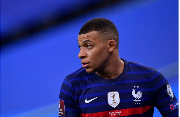 امباپه: می‌گفتند کم گل می‌زنی و نمایشی بازی می‌کنی