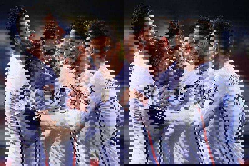 1586419