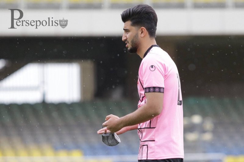 کیت صورتی به تن پرسپولیسیها نشست (عکس)