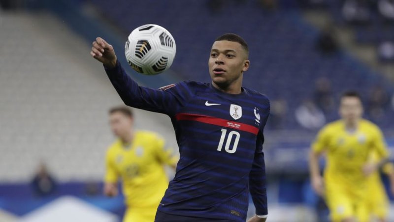 آقای امباپه؛ یعنی ما حق انتقاد از شما را نداریم؟