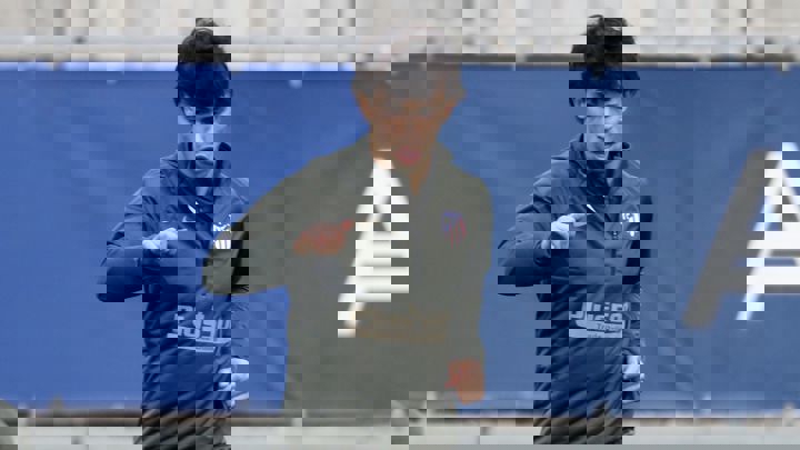 1587352