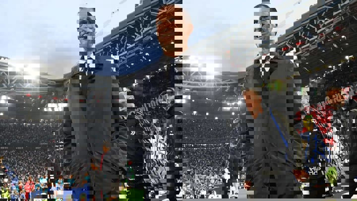 1587423