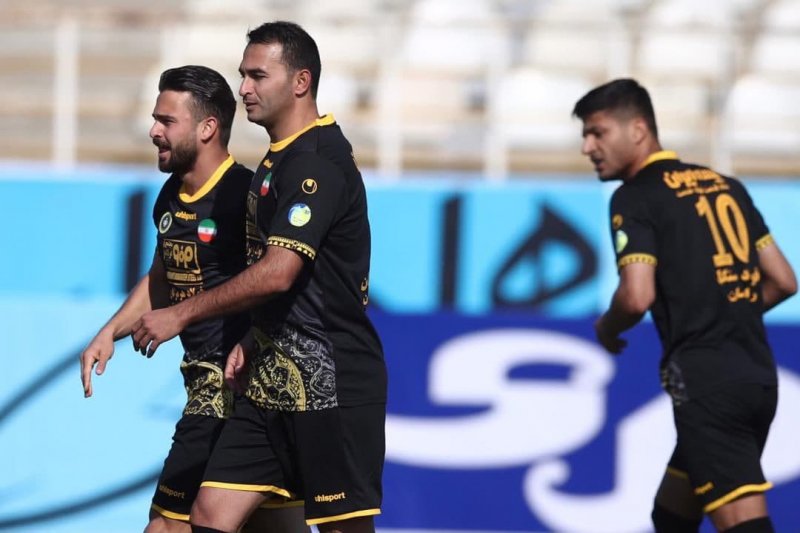  سایپا 0- سپاهان 1؛ صدرنشینی، عیدی نیازمند به محرم