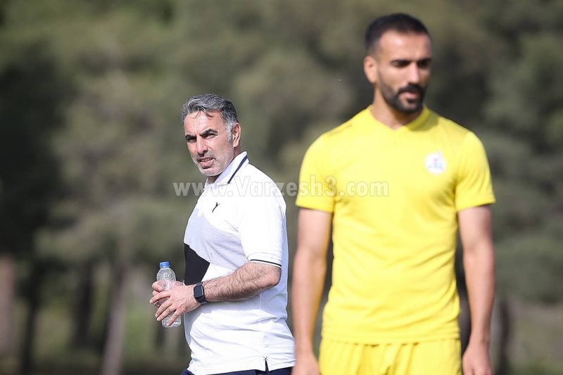 محمود فکری: علیه من توطئه و کودتا کردند