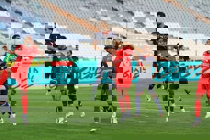 بیژن:دوست داشتیم به دست نشان هدیه بدهیم