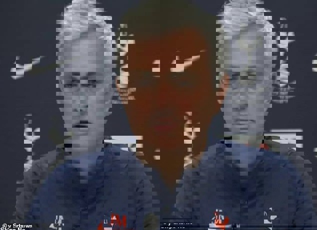 قطع مصاحبه مورینیو به دلیل مرگ همسر ملکه