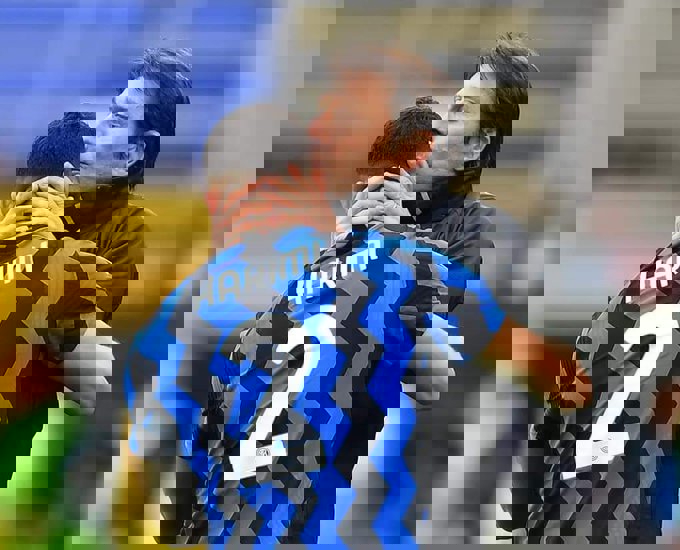 1589956