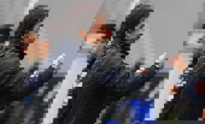 1589972