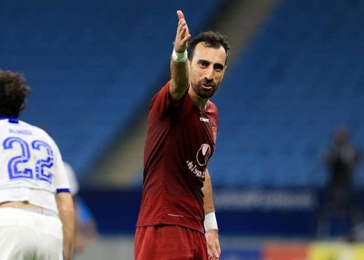 قاسمینژاد: از خواندن سرنوشت من شاخ در میآورید