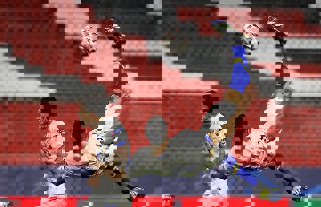 1590874