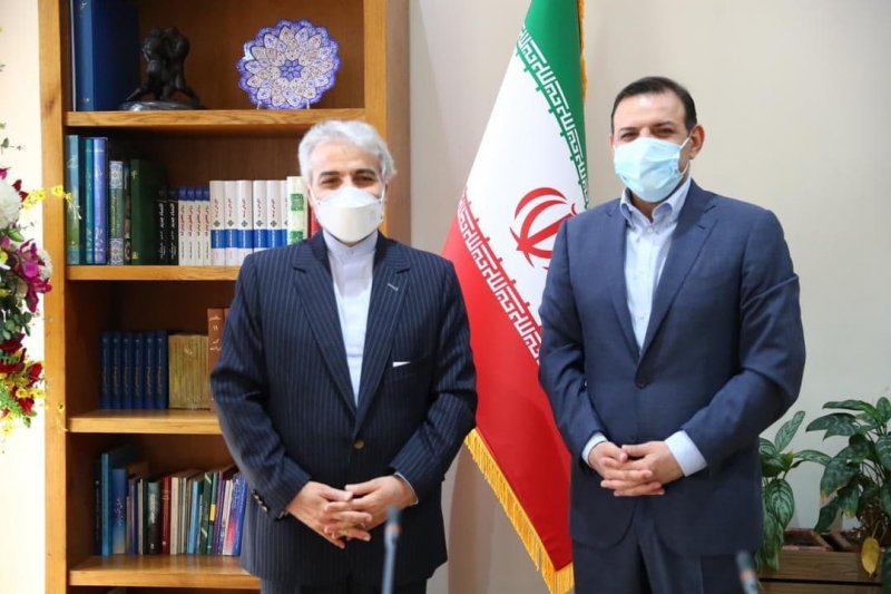 دولت به کمک تیم‌های ملی فوتبال و فوتسال می‌آید