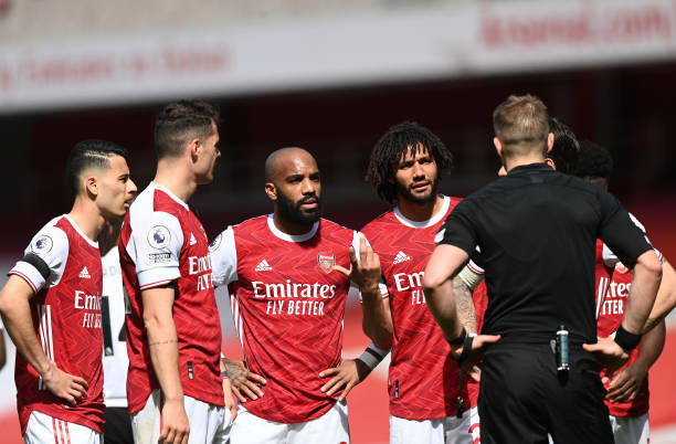 عذرخواهی متفاوت مدیران آرسنال از بازیکنان