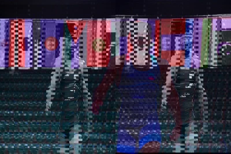 1592537