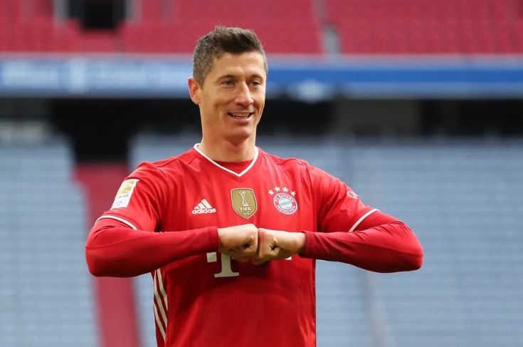 لواندوفسکی: می‌خواهم حداقل 5 سال دیگر بازی کنم