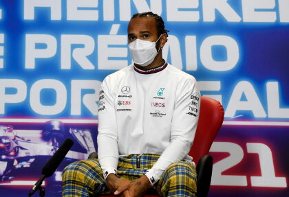 همیلتون به بایکوت شبکههای اجتماعی پیوست