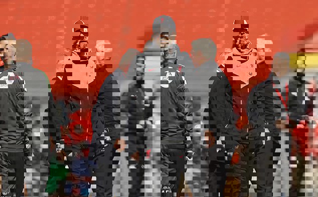 1596863