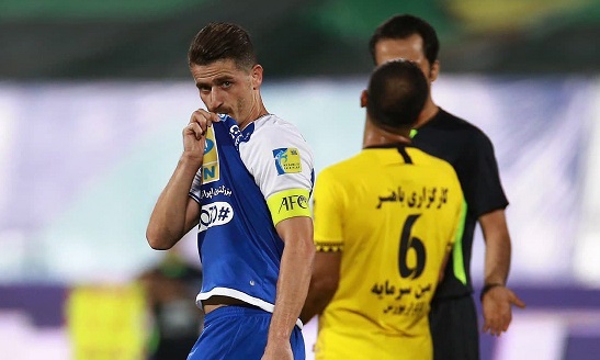 وریا: طوری بازی میکنم که دنبال سوراخ موش بگردید