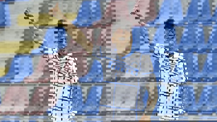 1598472