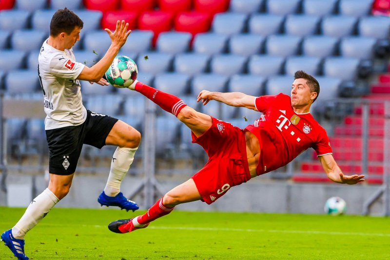 لواندوفسکی فقط چنین گلی کم داشت (عکس)