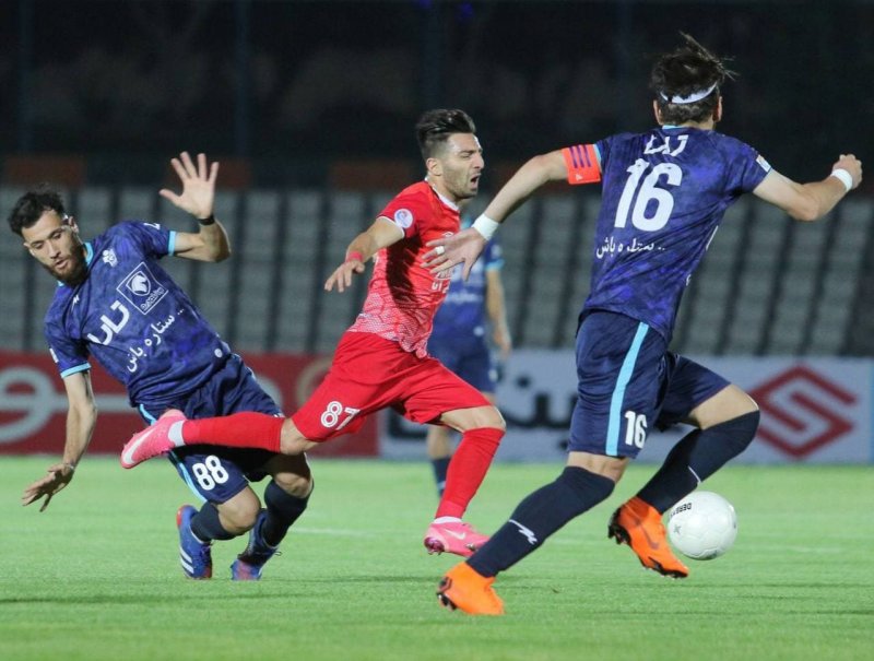 پیکان 1- تراکتور 1؛ خستگی از آسیا مانده بود