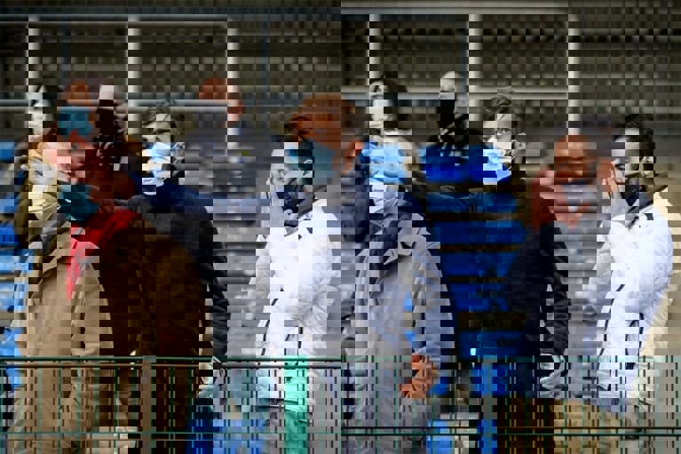 1600392